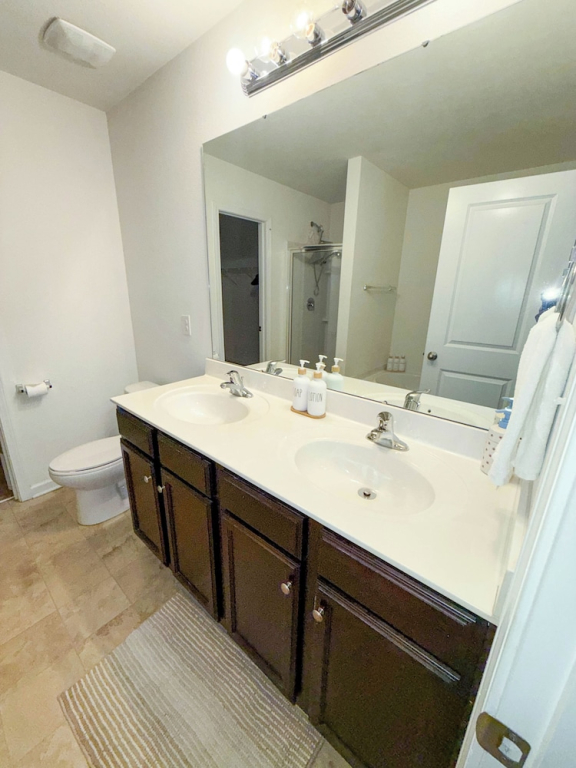 Modern 4 Bedroom Home Near Uptown