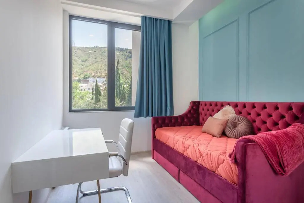 Luxury Meets Convenience - 2 bdrm @ City Center