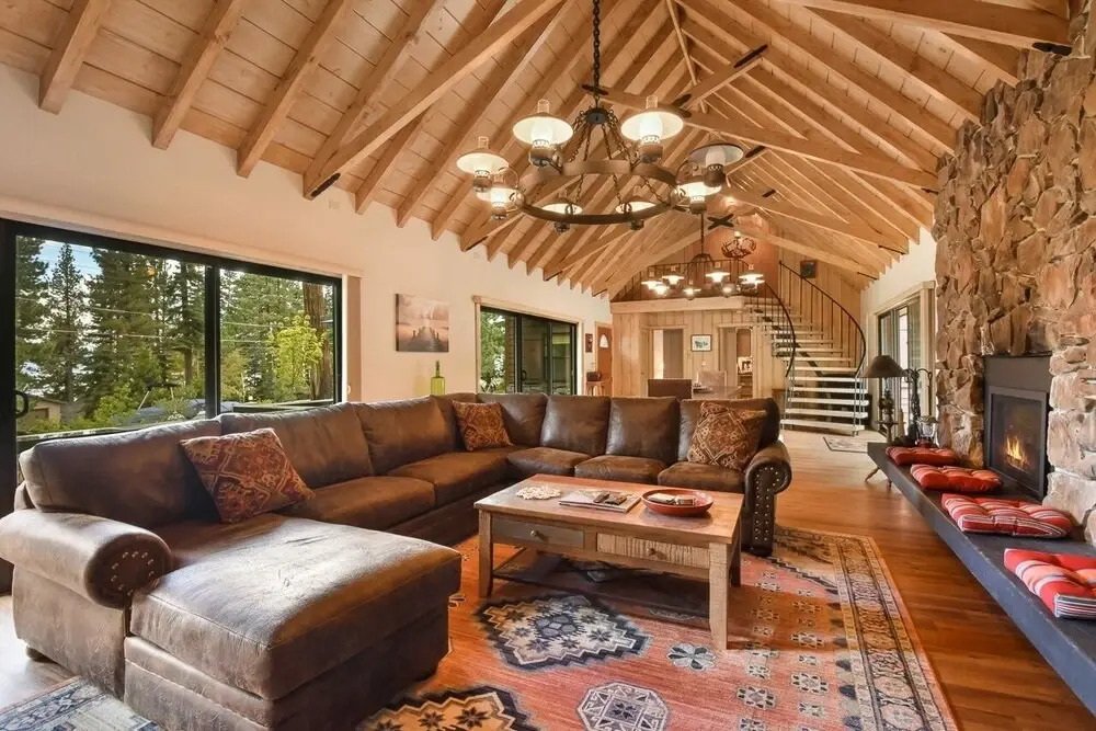 Villa Montagna Lodge 5 Bedroom Home by Redawning