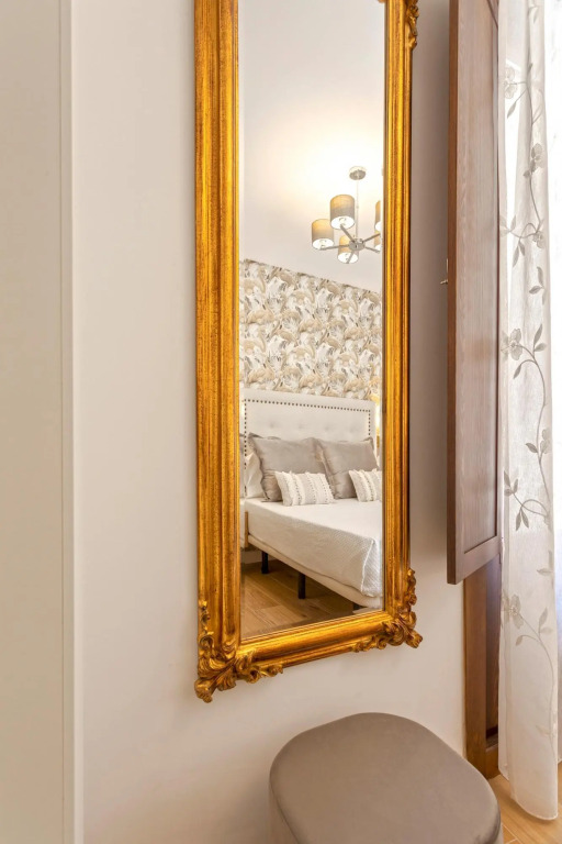 Lovely 1 bd apartment in the heart of Granada. Mesones I