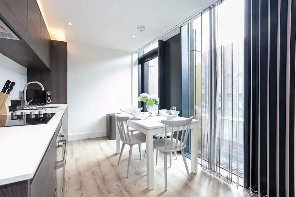 Spacious Two Bedroom Penthouse in MCR City Centre