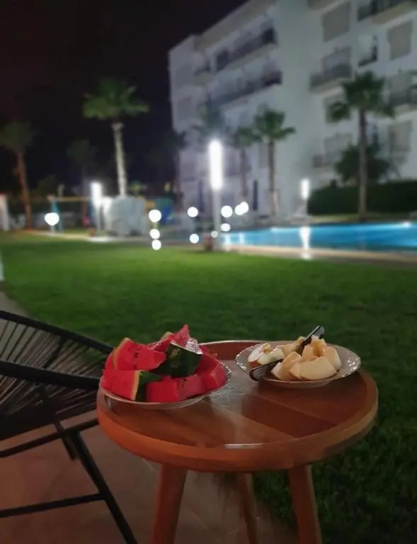 Apparemment de luxe vue piscine