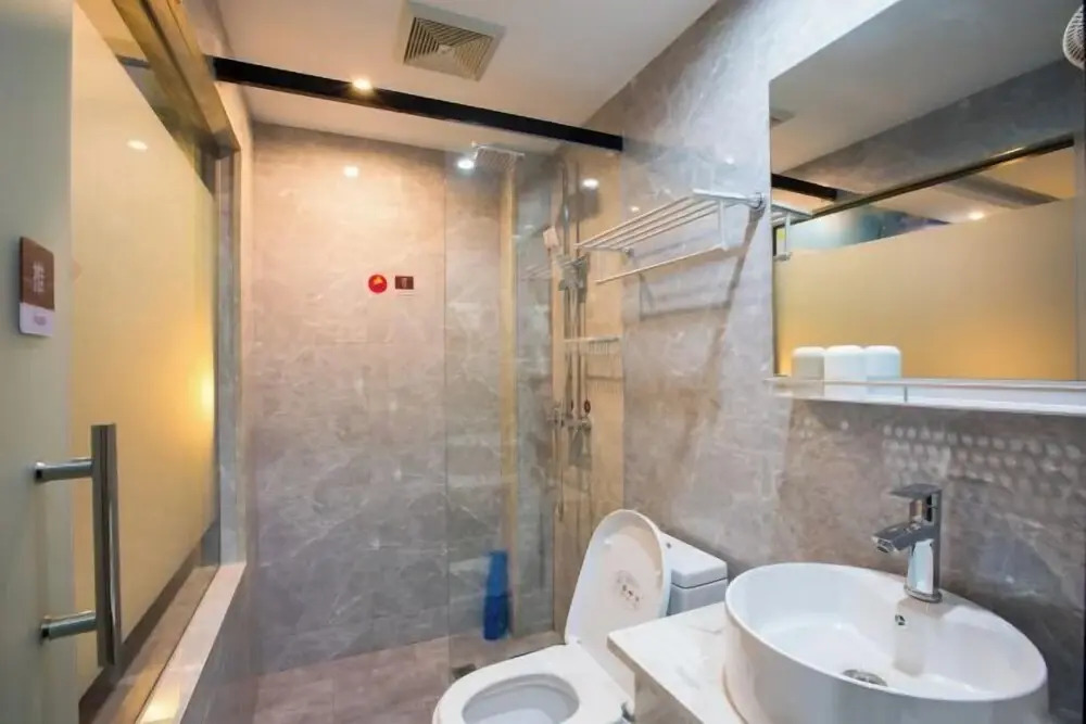 Junyi Hotel (Shaoxing Shangyu Pedestrian Street)