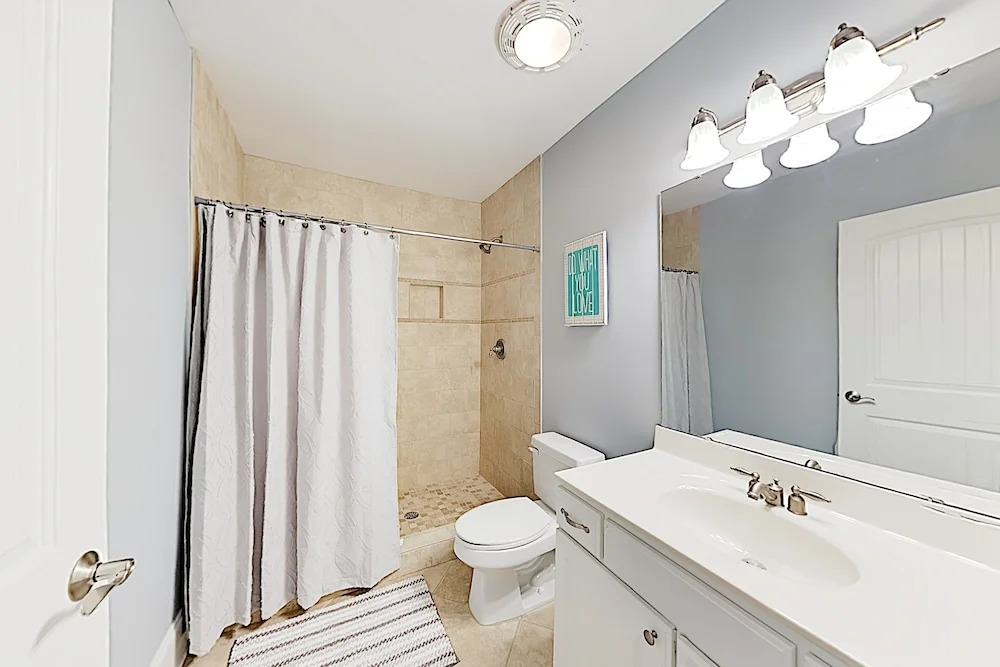 New Listing! Beachside Gem W/ Rooftop Deck 4 Bedroom Condo