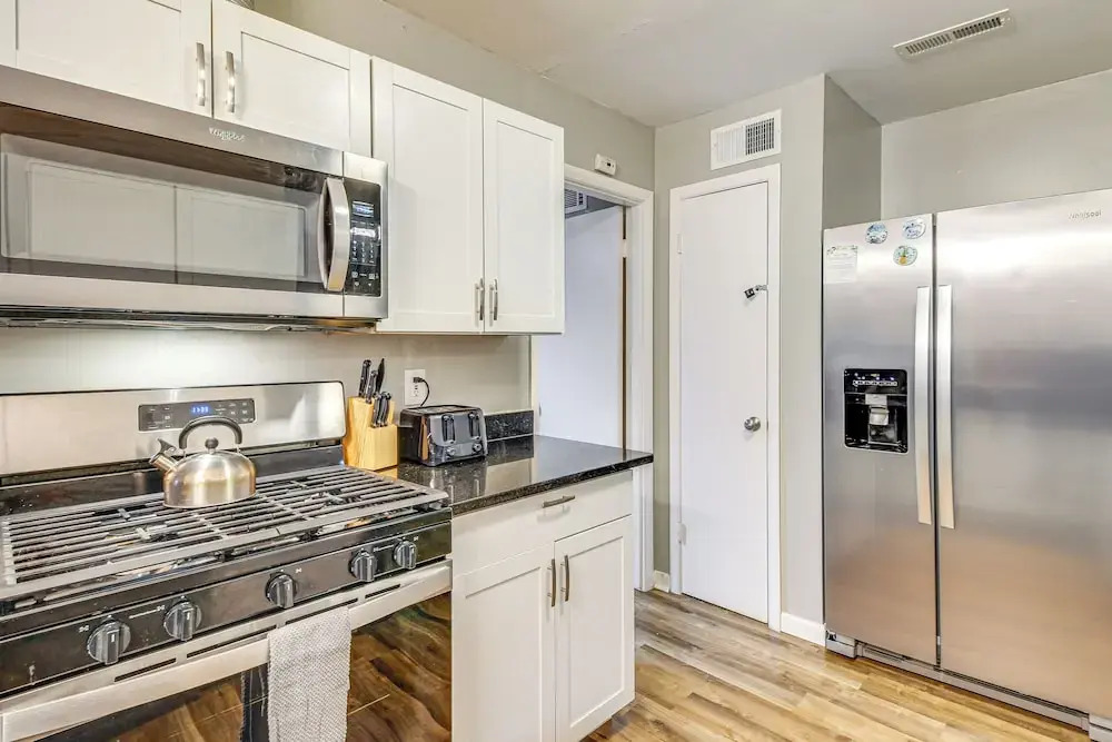 4 Mi to Savannah: Home w/ Gazebo & Seasonal Pool!