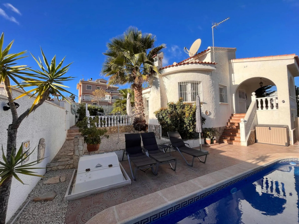 Costa Blanca Poolside Bliss