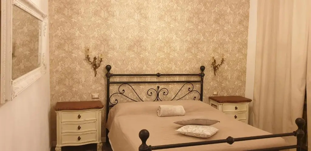 Romeo & Juliet Non-Hotel