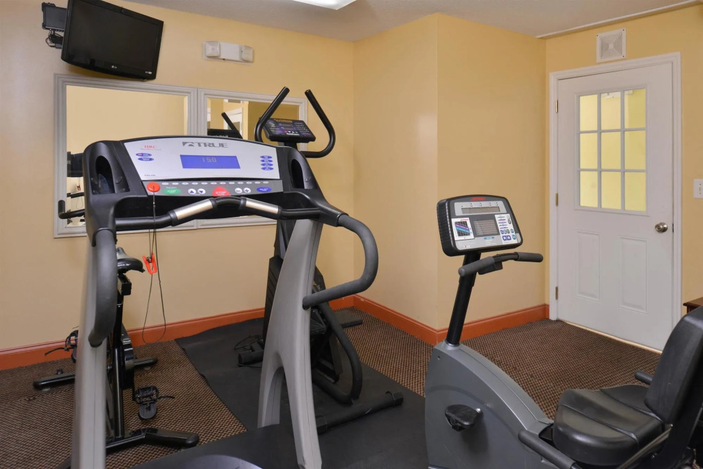 Douglas Inn & Suites
