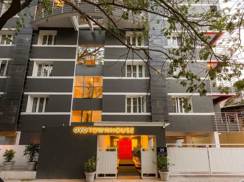 OYO Townhouse 025 Garuda Mall Bangalore