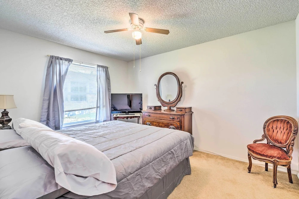 Sunny Home in The Villages with Lanai and Pool Access