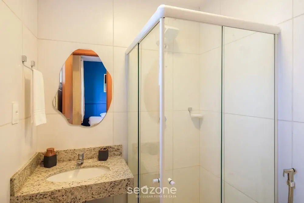 Apt w/ Pool and 2 Suites in Guarajuba Tra0014