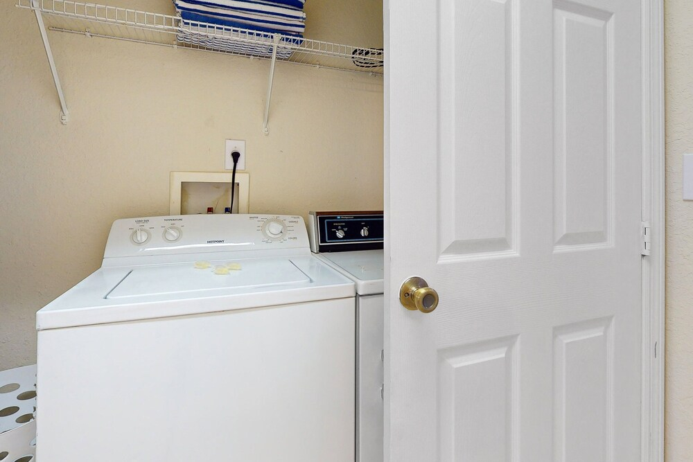 Updated Retreat With Pool Access, W/d, AC, & Patio - Close to Disney Parks