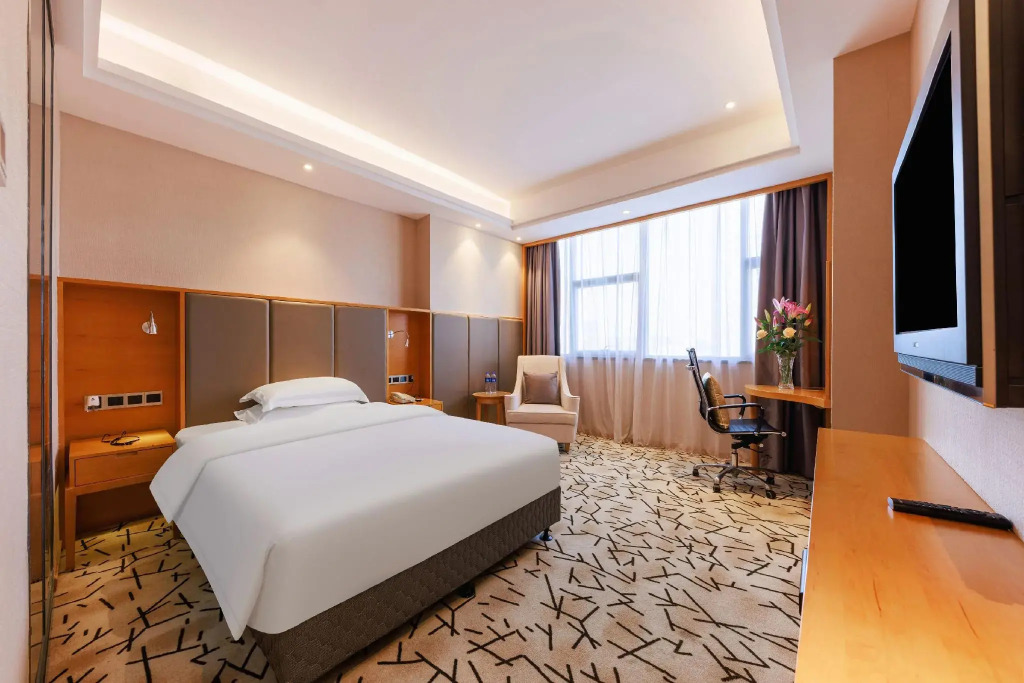Golden City Hotel