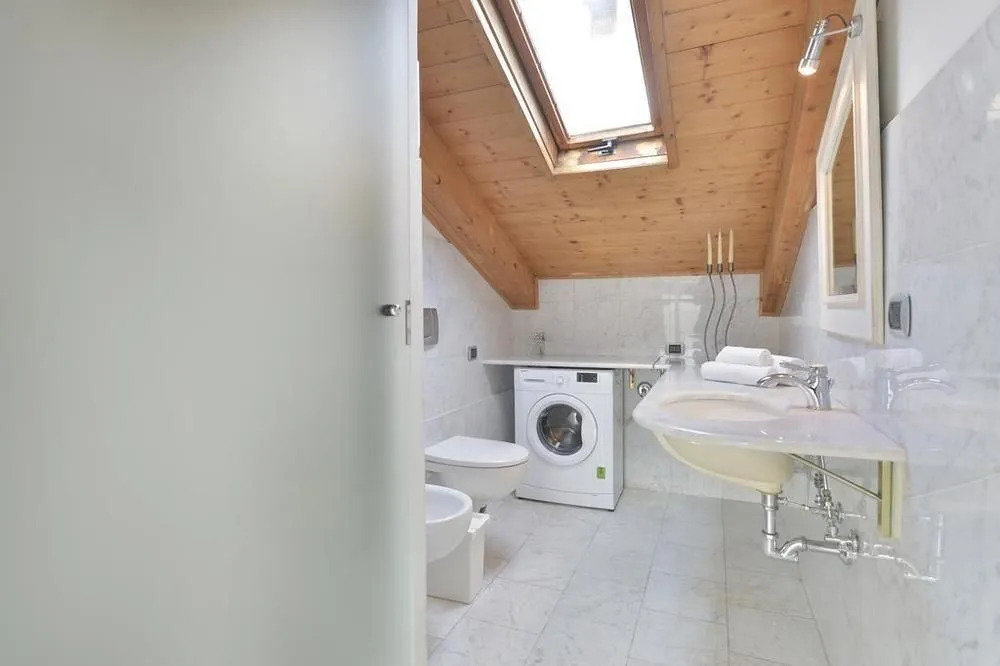 Irnerio White Apartment