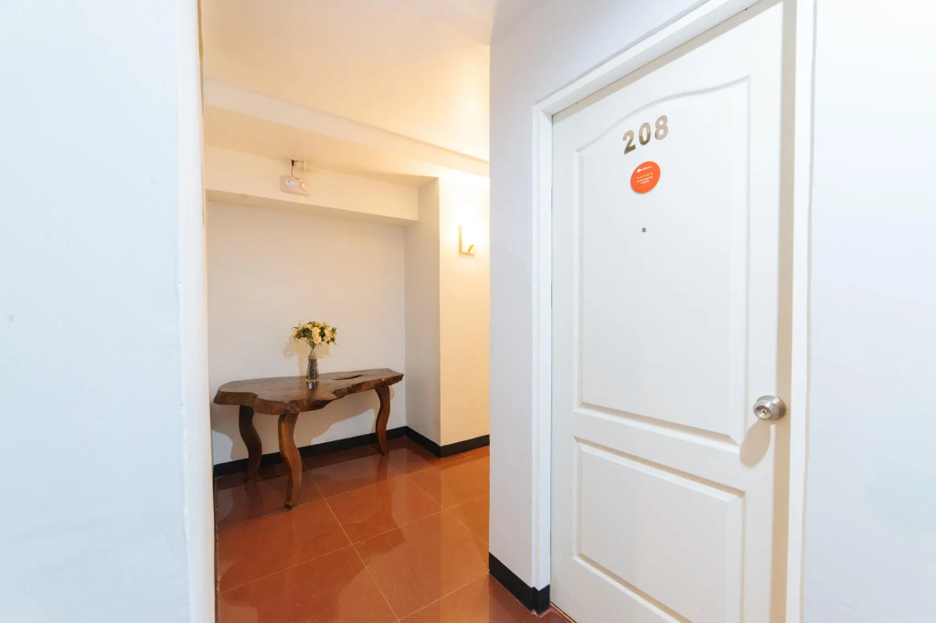 RedDoorz at Nirvana Pension House