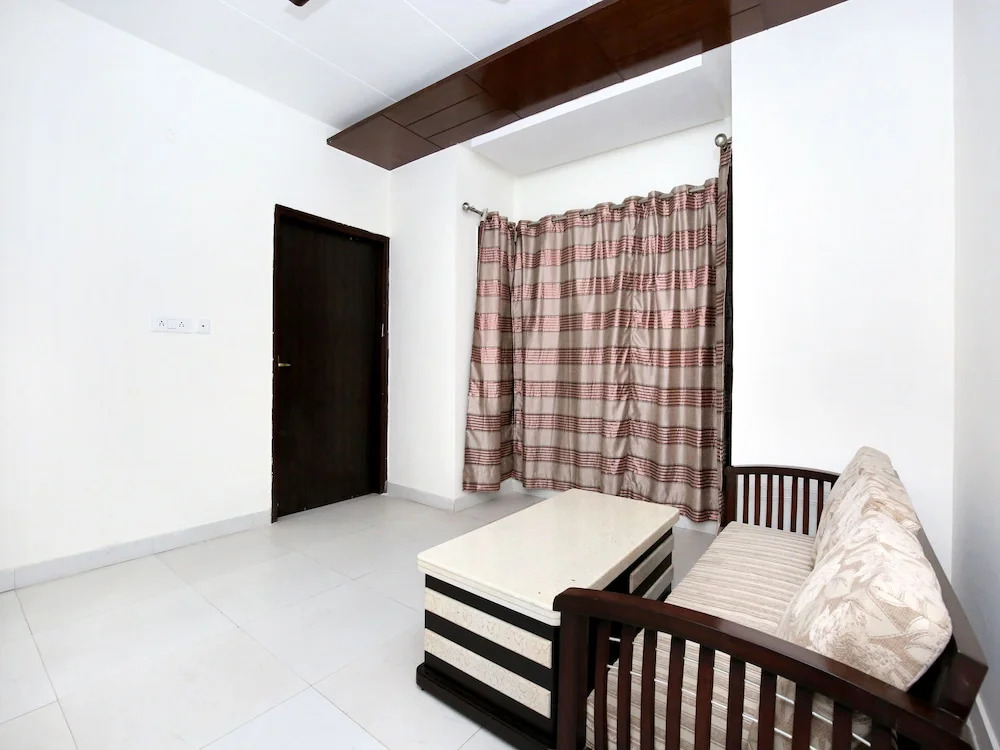OYO 12188 Home Modern 2BHK Kalka Shimla Highway