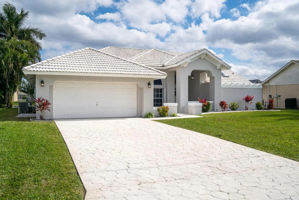 STUNNING Gulf Access Villa with Heated Pool - Villa Southern Paradise - Roelens Vacations