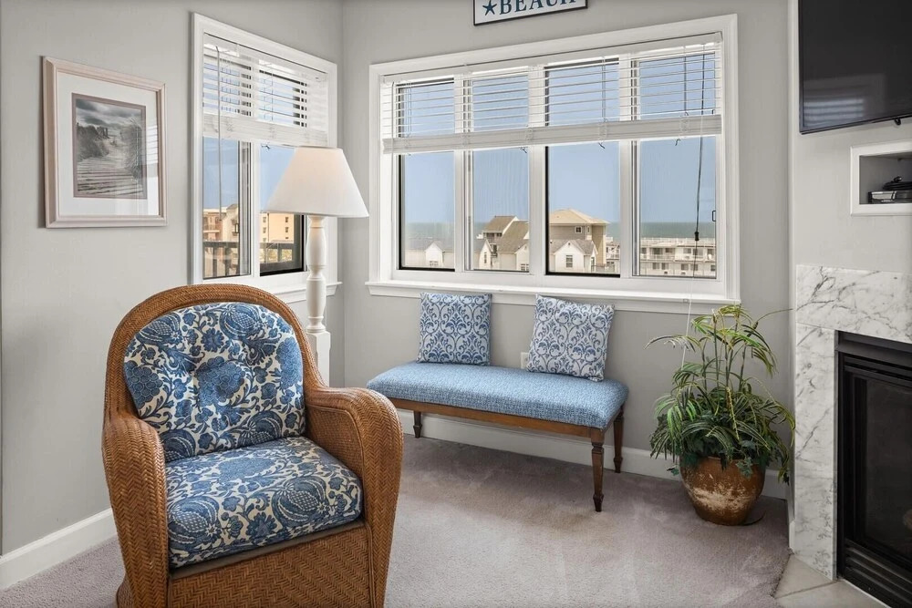 Avalon 507 3 Bedroom Condo by RedAwning