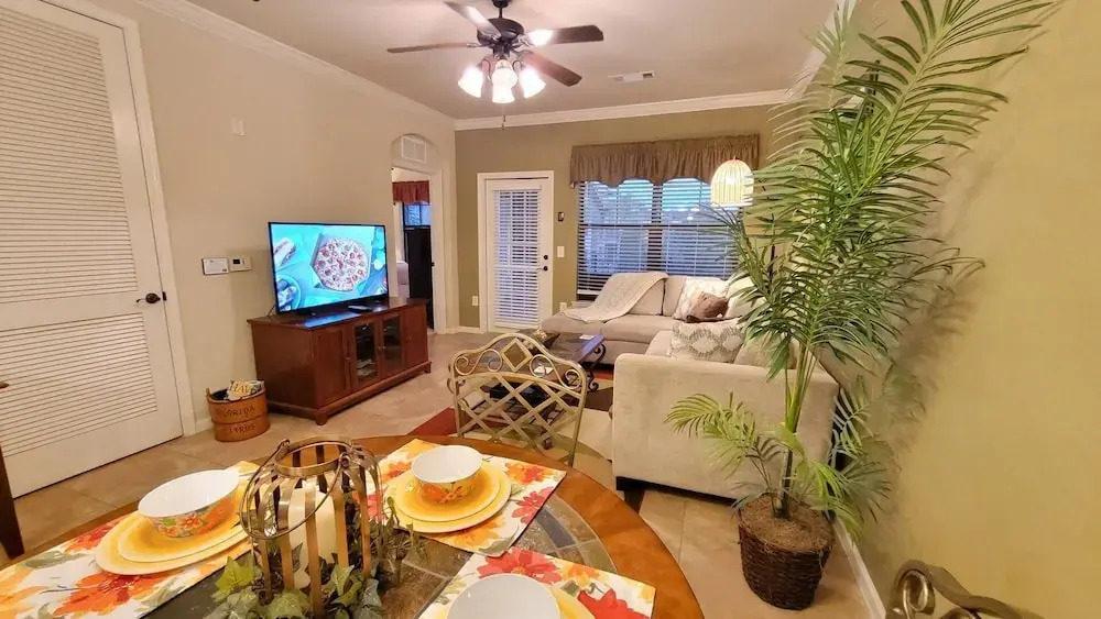 BP432CP 2 Bedroom Condo in Bella Piazza 2 Condo