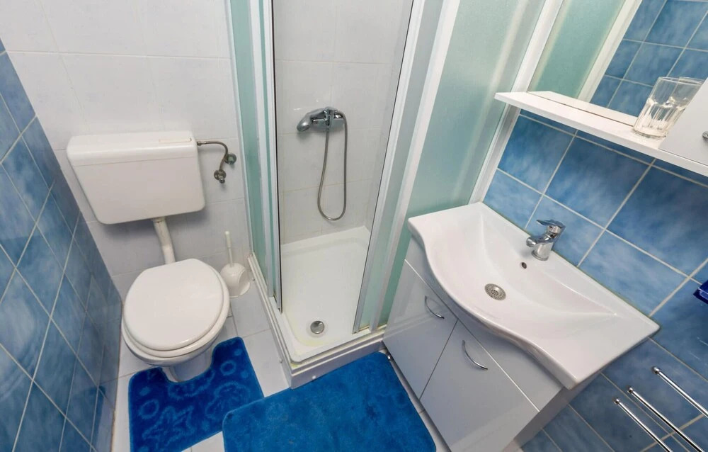 Awesome Apartment in Stara Novalja With 2 Bedrooms and Wifi