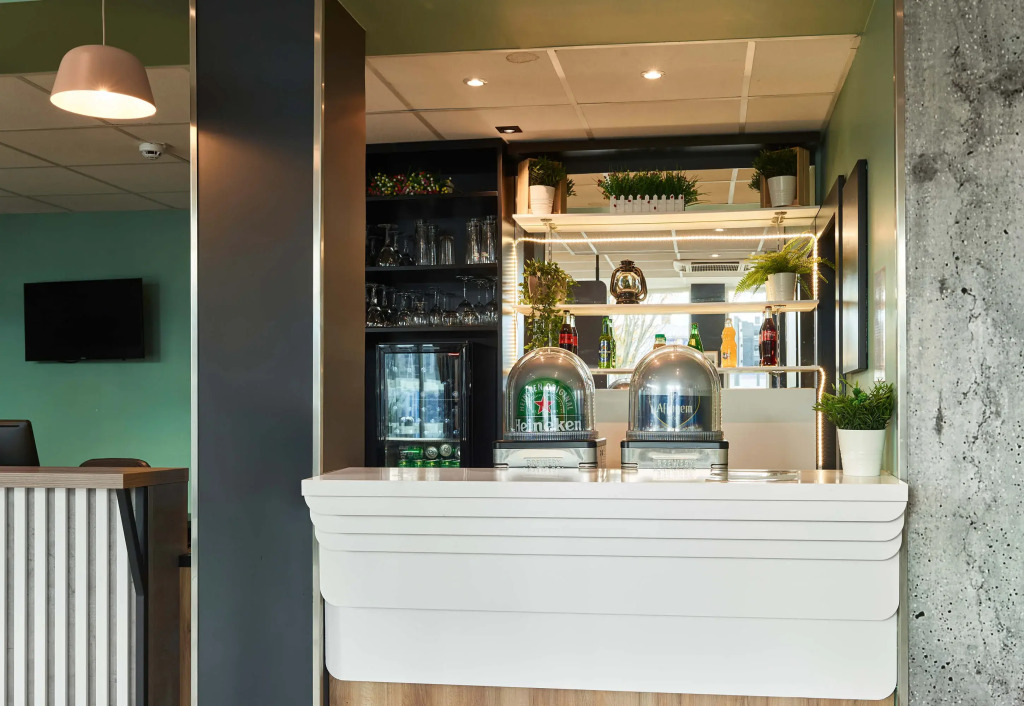 B&B HOTEL Massy Gare TGV