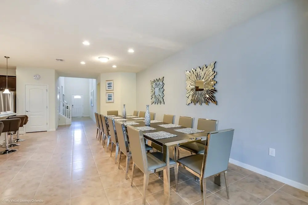 Gorgeous 8br/5ba Windsor at Westside Resort Pool Villa Mins to Disney 1662la