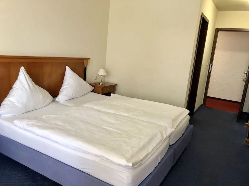 Hotel Lust