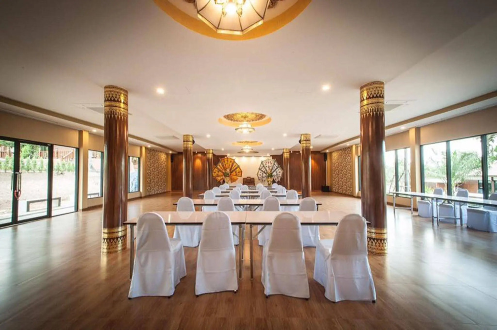 Moon Terrace Resort & Hotel