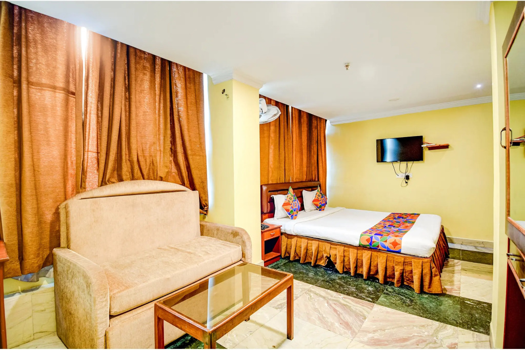FabHotel Raj Darbar - Nr Kolkata Airport