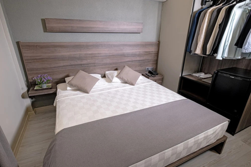 Candarli Iseo Hotel