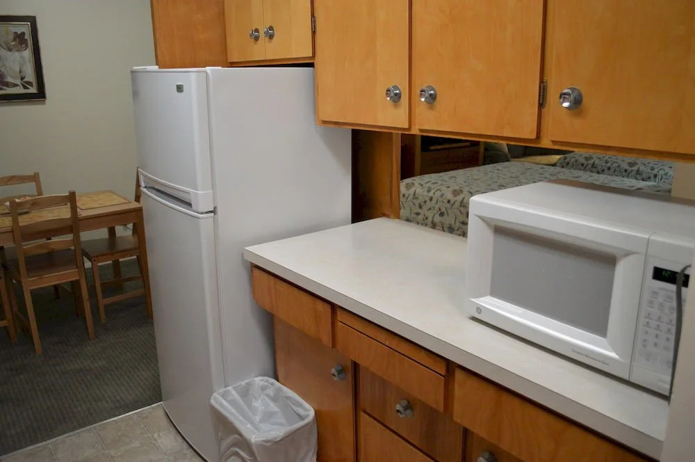 University Motel Suites