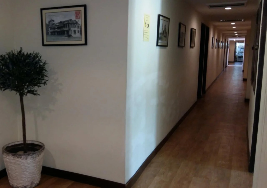 D'Feringghi Haus Hotel & Restaurant