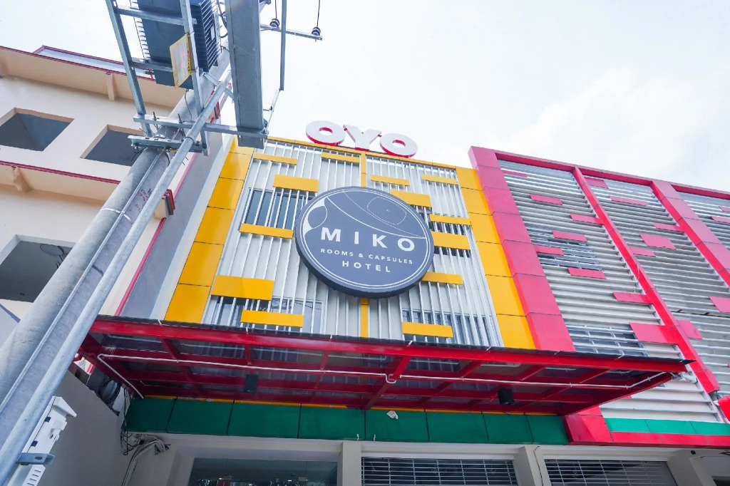 OYO 1428 miko capsule hotel