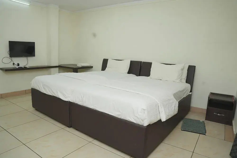 Hotel Grand Leela Krishna