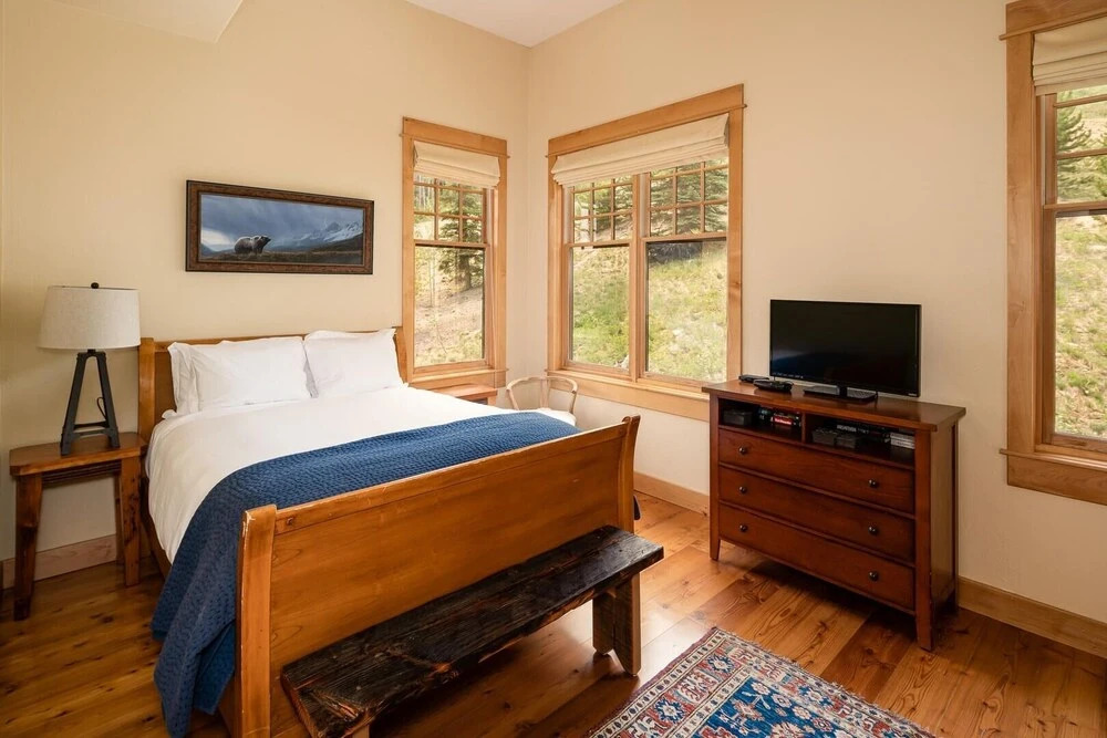 Saddle Ridge D3 3 Bedroom Condo by Moonlight Basin Lodging