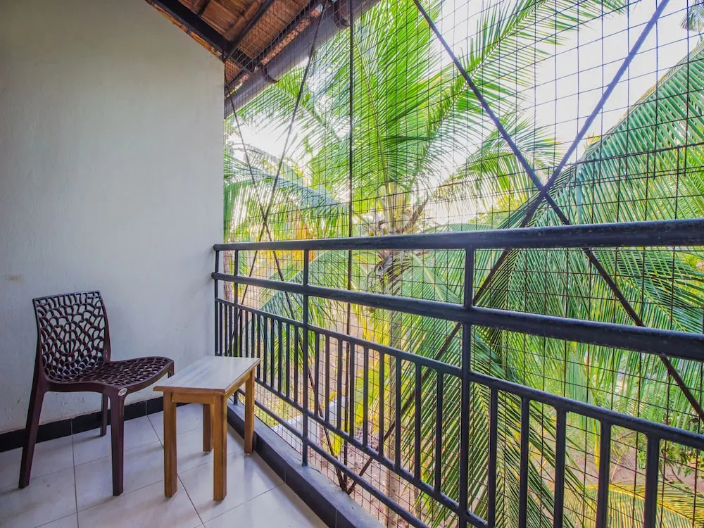 OYO 12902 Home Colourful Studio Home Candolim