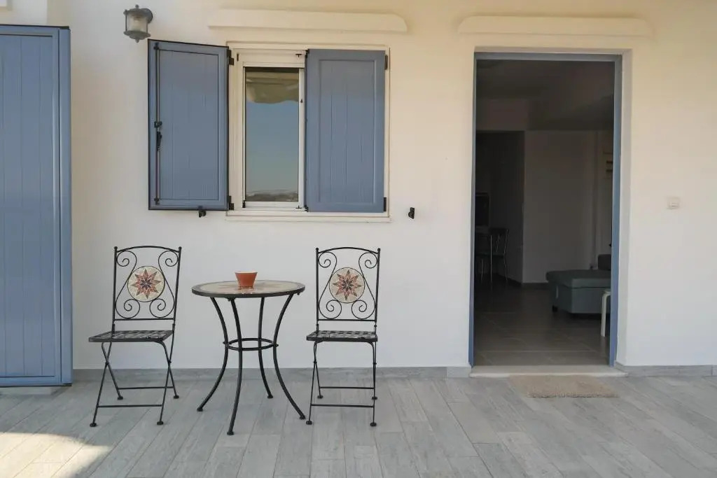 Isidoros Apartments