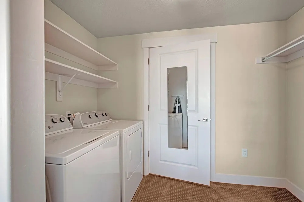 Spacious 2-Bedroom Urban Oasis