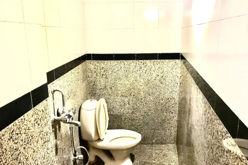 Vivek Hotel