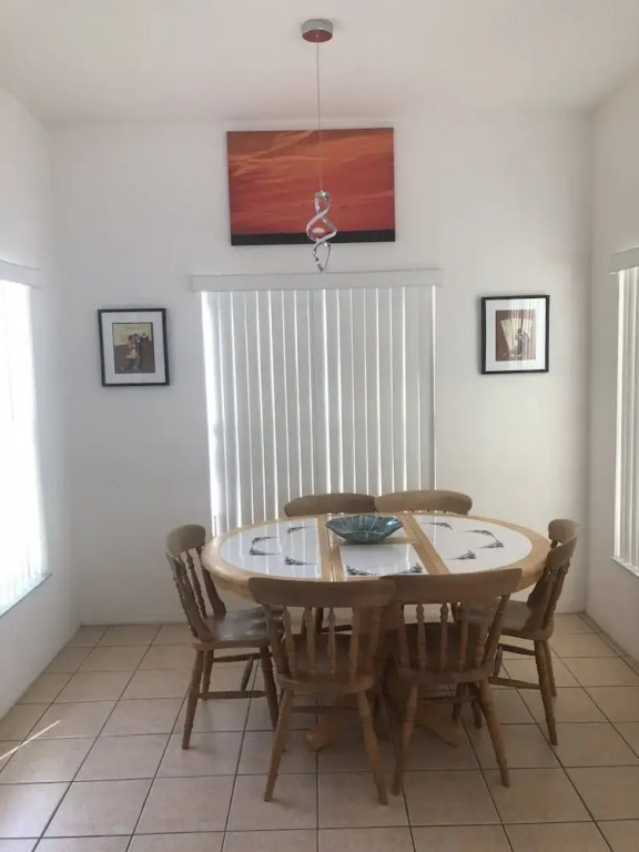 Charming 4-Bedroom Villa with Pool & Spa, Only 15 Minutes from Disney