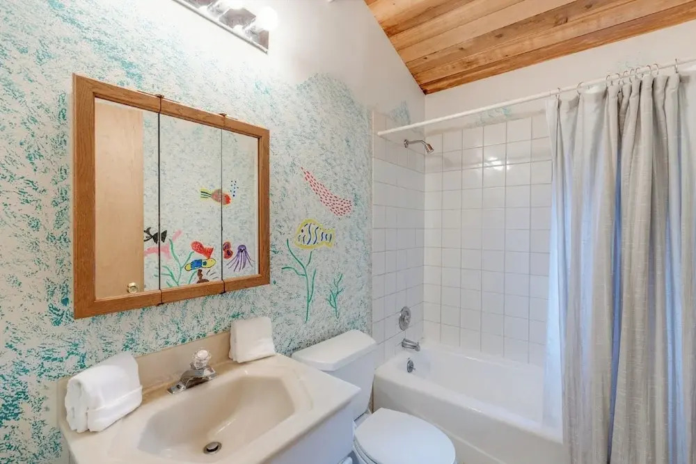 A 3 Story, 3 Bedroom Traditional Rustic Ski and Hiking Chalet