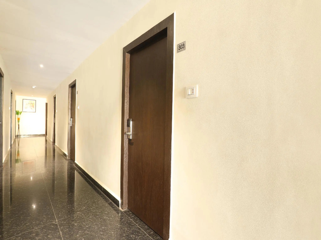 Capital O 7884 Hotel Thyag Inn