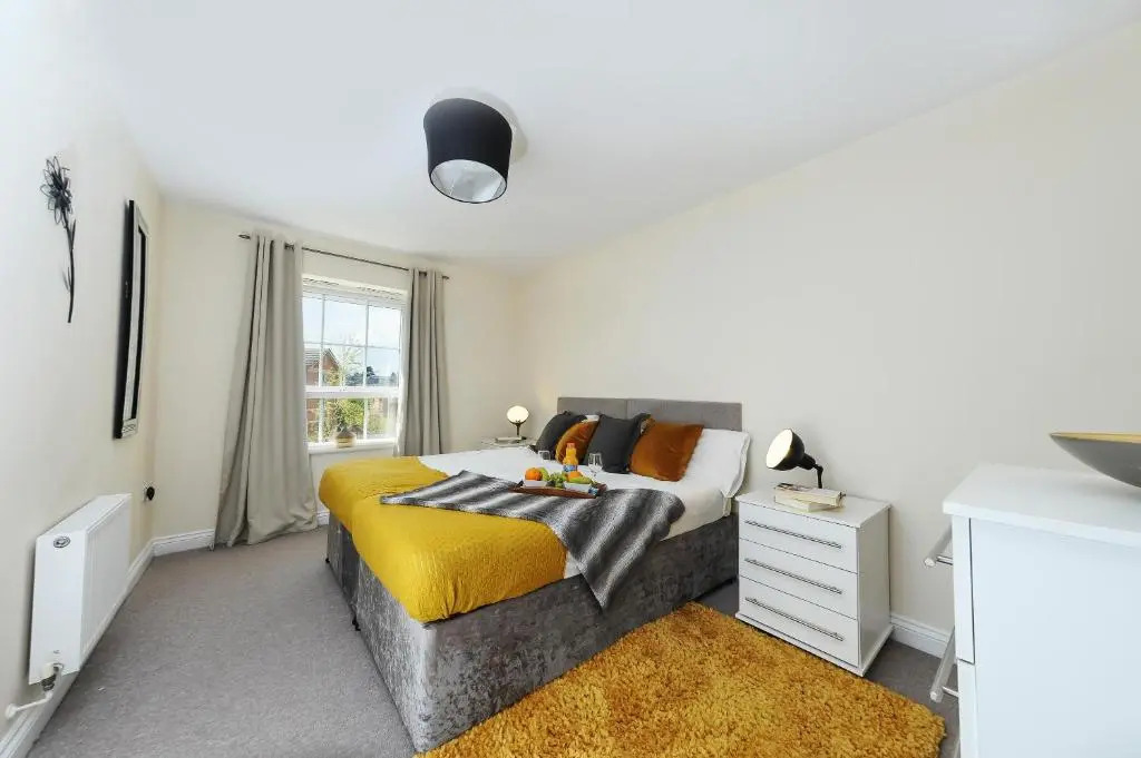 Select Serviced Accommodation - Hunters Wharf