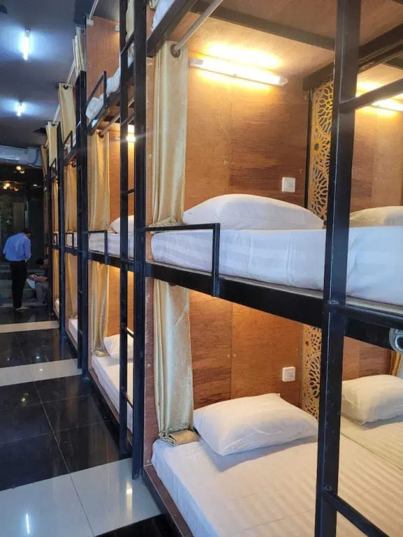 Hangover Hostel Patong
