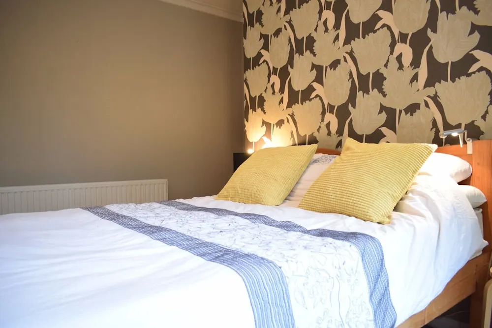 2 Bedroom Flat In East London
