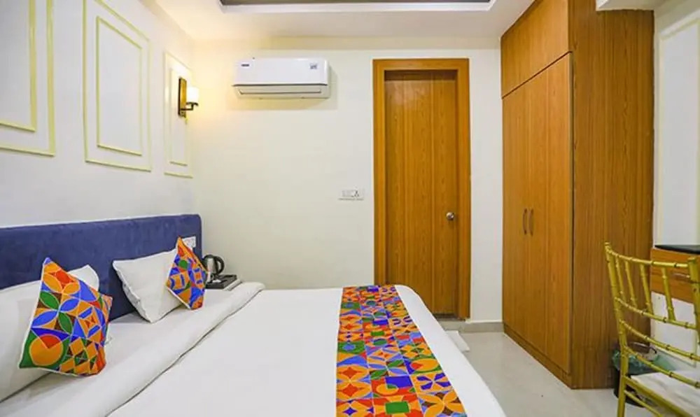 Fabhotel Cosmos