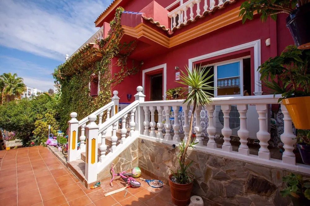 Majestic Villa by the Beach Heated Private Pool & Jacuzzi