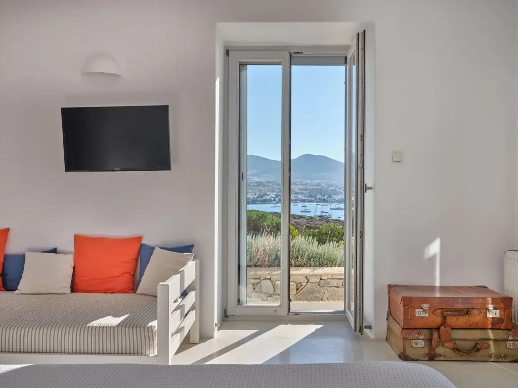 "Big Blue"Seafront Villa Naousa Paros