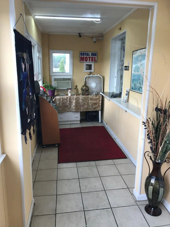 Royal Inn Motel