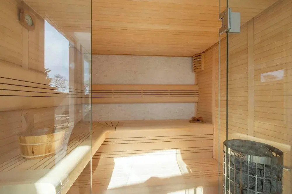 Bungalow With Sauna and Pool in Quiet Location